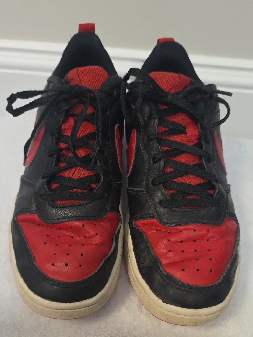 Nike Low-Top Court Borough Low 2 GS 'Bred' SIZE YOUTH 5.5
